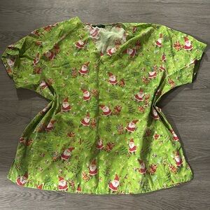 Christmas Scrub Top 🎅🏻